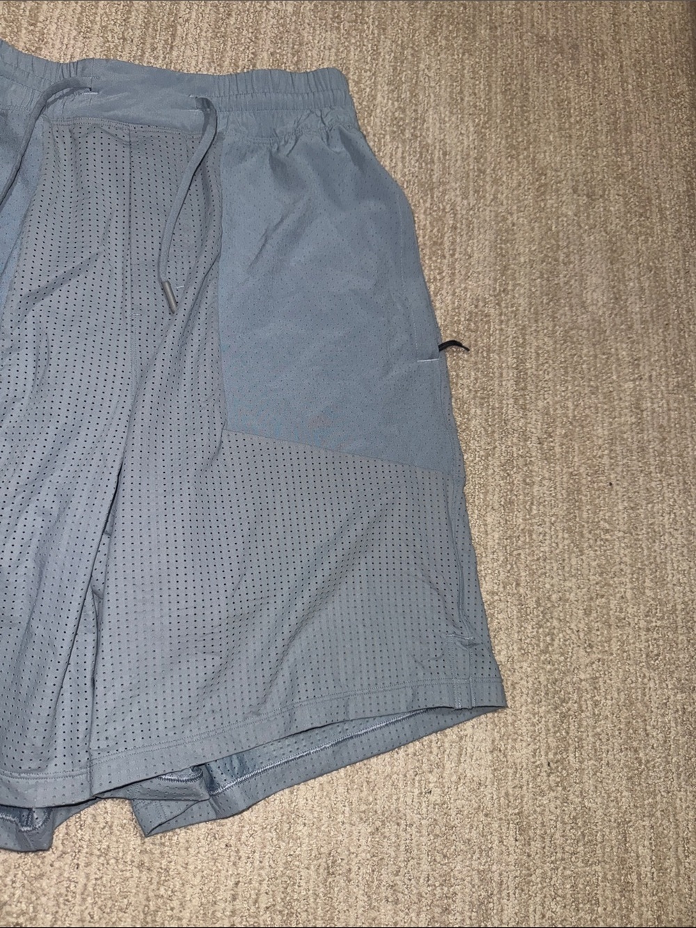 Lululemon Mens Size M Blue Step Back Shorts Lined Pockets Activewear Training - Picture 2 of 11